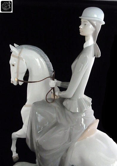【リヤドロ】【白い馬の少女】【4516】