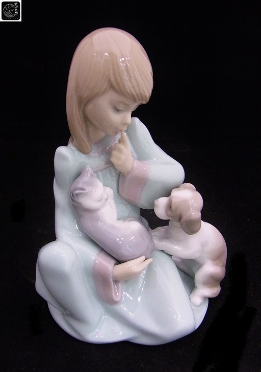 In her Thoughts Woman Figurine - Lladro-USA