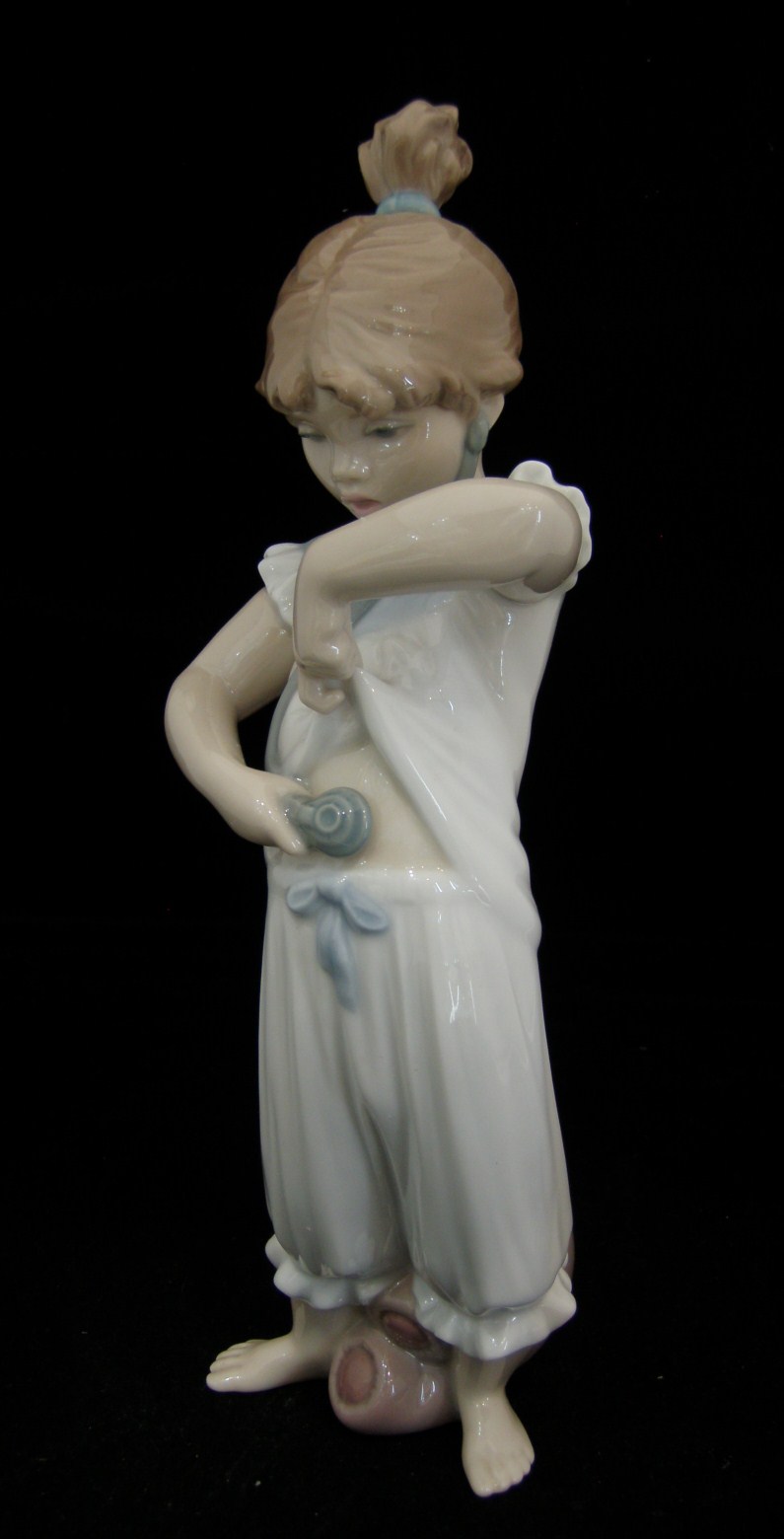 大人気の Lladro/リヤドロ 「にあうかな 8238 置物 「にあうかな